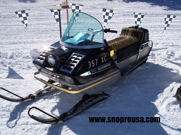 Vintage Artic Cat Snowmobiles 87